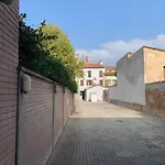 Luce-- 2 Da Letto--centro Storico--parcheggio Privato Gratuito *