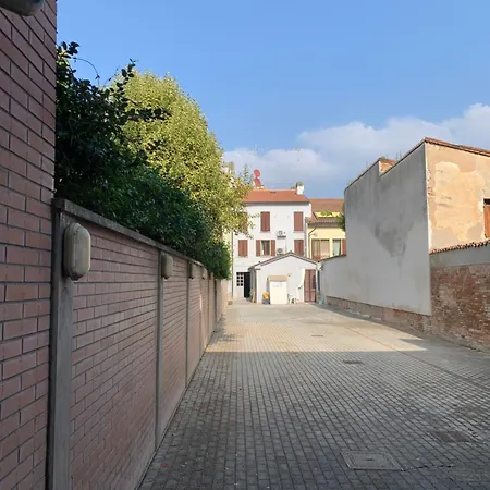 Luce-- 2 Da Letto--centro Storico--parcheggio Privato Gratuito *