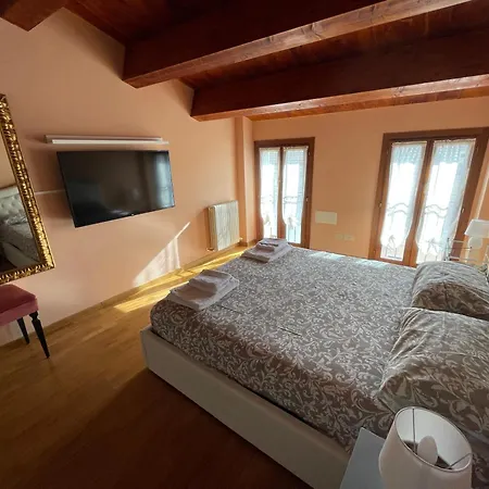 Luce-- 2 Da Letto--centro Storico--parcheggio Privato Gratuito 아파트 루고