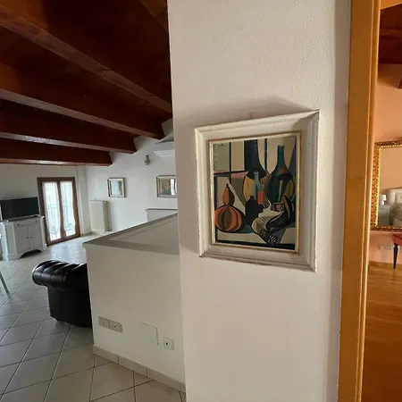 Luce-- 2 Da Letto--centro Storico--parcheggio Privato Gratuito 아파트