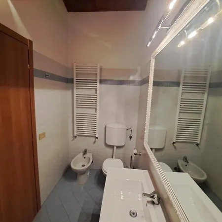 아파트 Luce-- 2 Da Letto--centro Storico--parcheggio Privato Gratuito 루고