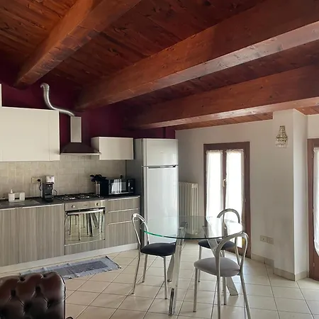 Lejlighed Luce-- 2 Da Letto--centro Storico--parcheggio Privato Gratuito