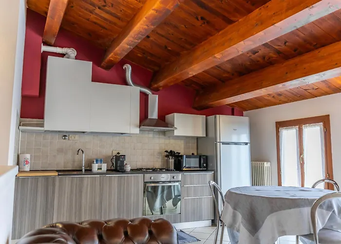 Lejlighed Luce-- 2 Da Letto--centro Storico--parcheggio Privato Gratuito *