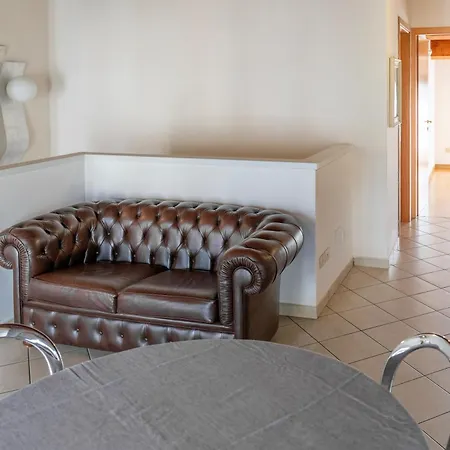 شقة Luce-- 2 Da Letto--centro Storico--parcheggio Privato Gratuito لوغو