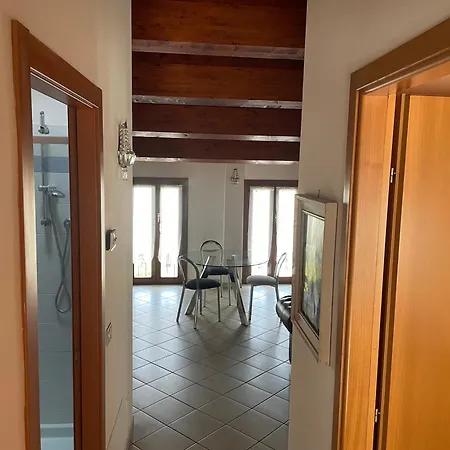 شقة Luce-- 2 Da Letto--centro Storico--parcheggio Privato Gratuito لوغو