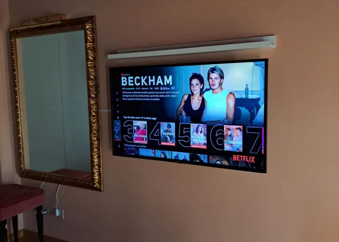 Luce-- 2 Da Letto--centro Storico--parcheggio Privato Gratuito Apartamento *