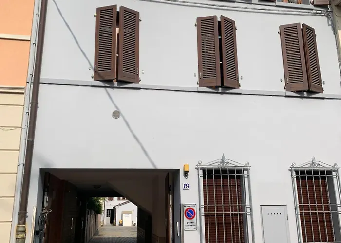 Luce-- 2 Da Letto--centro Storico--parcheggio Privato Gratuito Apartamento *