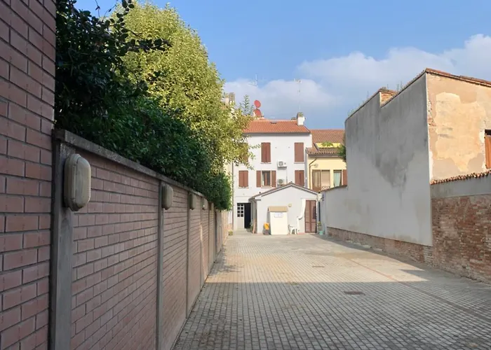 Luce-- 2 Da Letto--centro Storico--parcheggio Privato Gratuito *