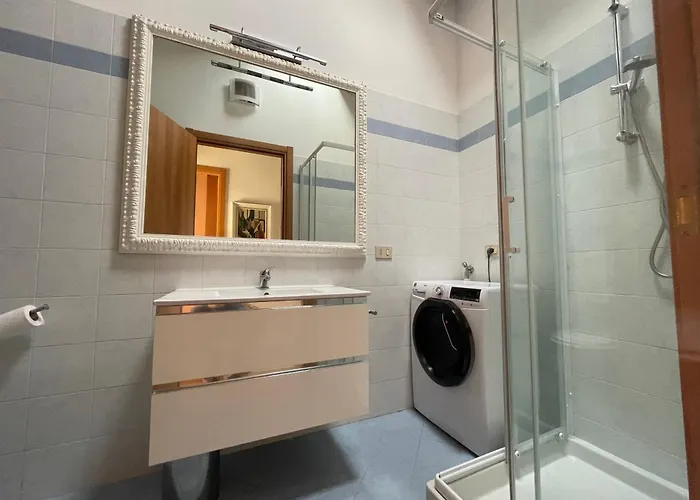 Luce-- 2 Da Letto--centro Storico--parcheggio Privato Gratuito * Lugo (Ravenna)